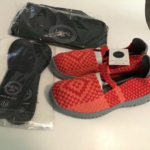 Shoes 10 Stretch Memory Foam Coral NWT